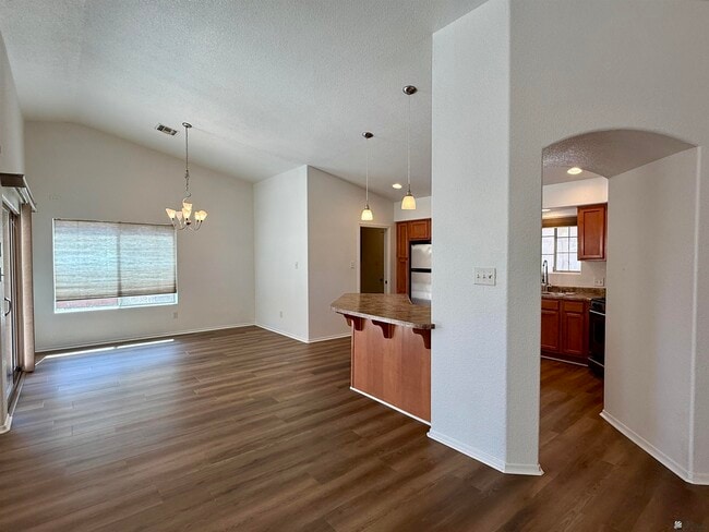 Building Photo - 10607 S Avenida Canela