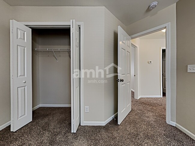 Building Photo - 116 Stoney Creek Way
