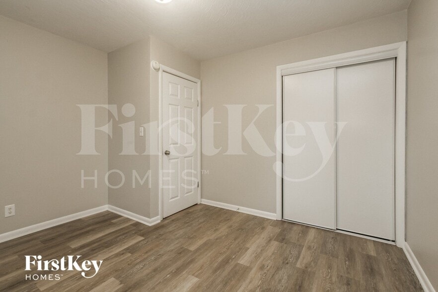 Building Photo - 302 Corottoman Ct