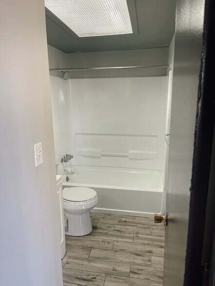 Building Photo - 1264 E 113th Ave