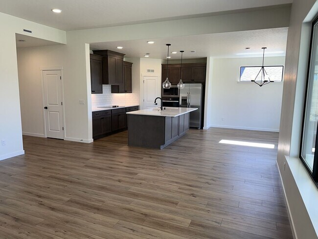 Building Photo - Brand New 3-Bed, 2-Bath Home for Lease – 1,877 sq ft in South Richland