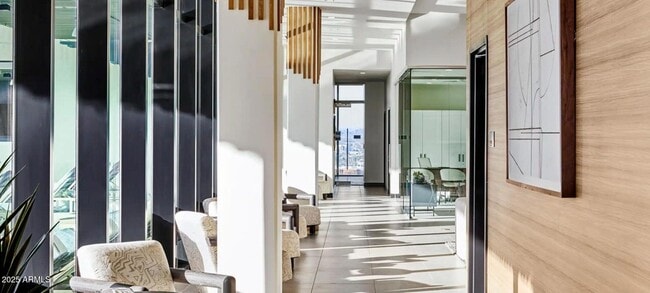 Building Photo - 817 N 6th St