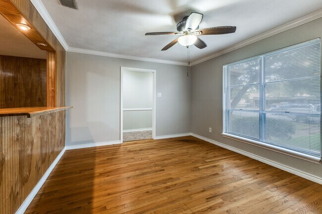 Building Photo - 10107 Muskogee Dr