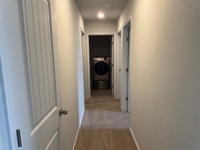 Building Photo - Great 3BR Home