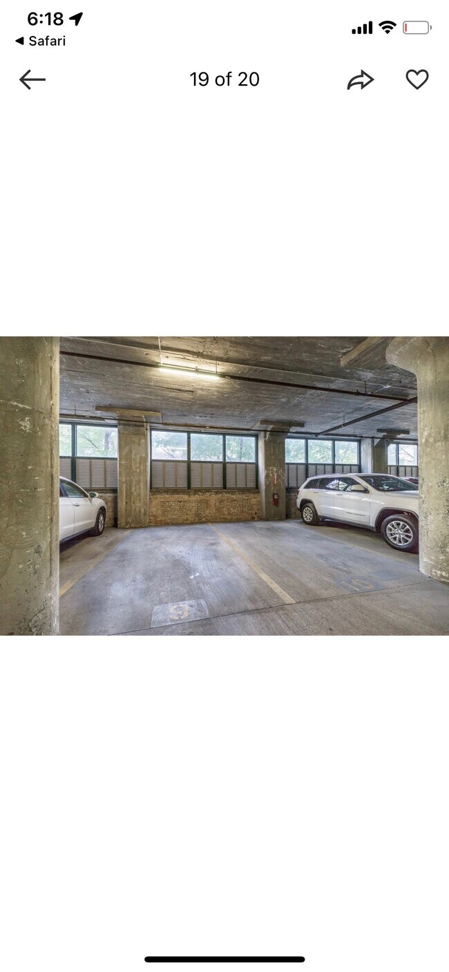 Building Photo - 221 E Cullerton St