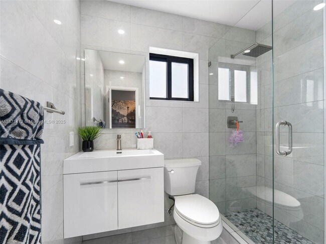Building Photo - 2306 W 53rd St