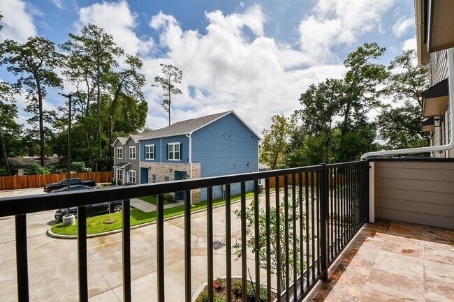 Building Photo - 5262 Ella Blvd