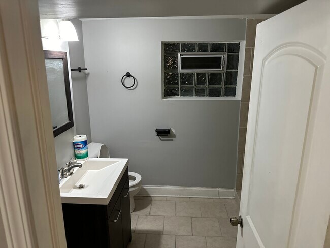 Bathroom - 7930 S Paulina St