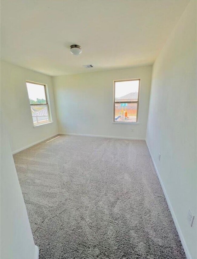 Building Photo - 4939 Hickory Deer Ln