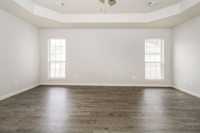 Building Photo - 362 Meadow Creek Dr