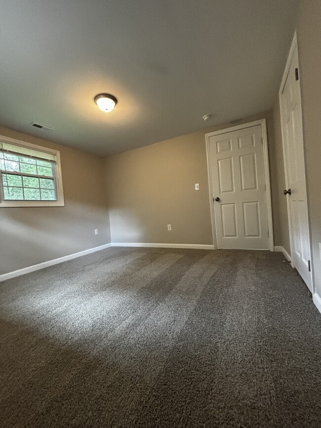 Building Photo - 1127 Olivia Ln