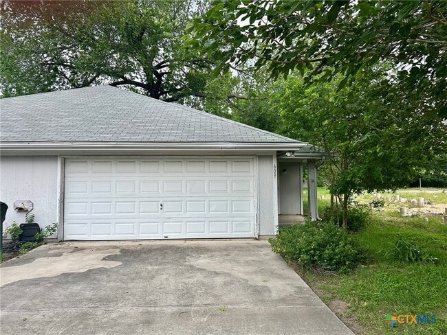 Building Photo - 609 Martin Luther King Dr