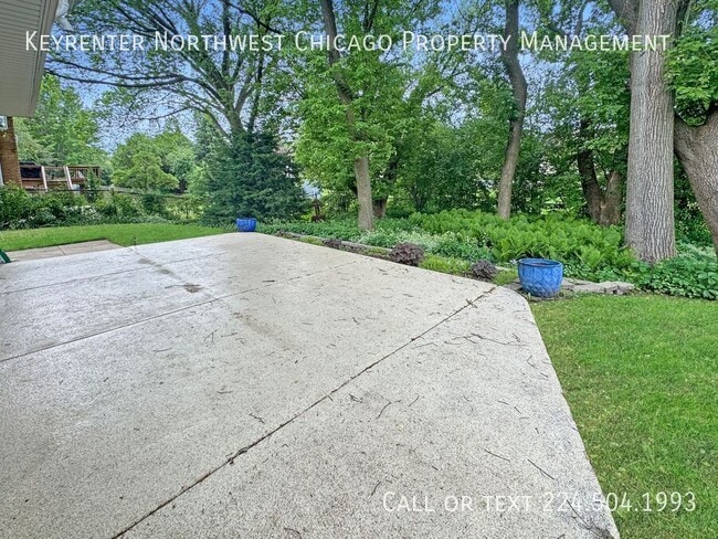 Building Photo - 1028 Tiverton Ct