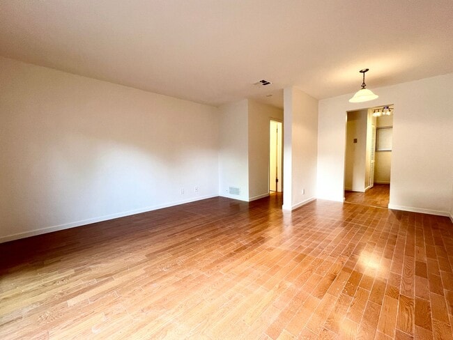 Building Photo - 1177 Oddstad Blvd