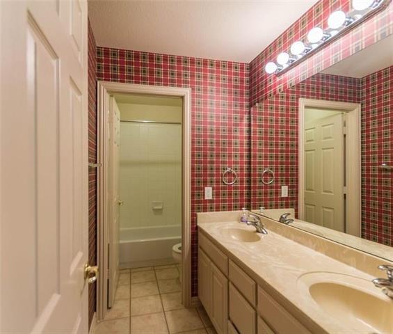 Building Photo - 5717 Sweetbriar Dr