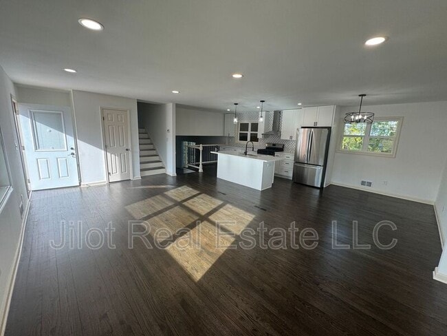 Building Photo - 2390 Tiffany Pl