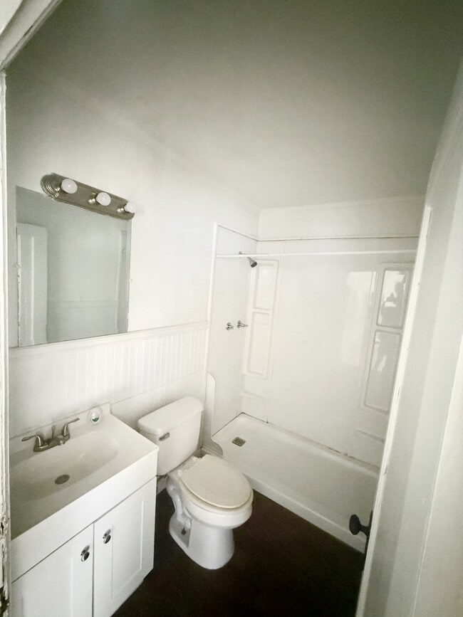 Building Photo - 1324 Georgetown St