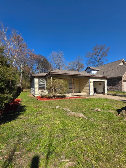 Building Photo - 207 Fairmont St