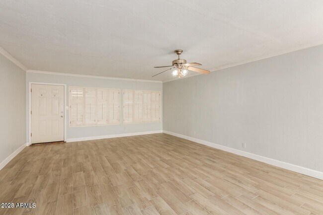 Building Photo - 547 E Belmont Ave