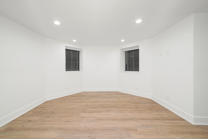 Building Photo - 2613 N Fairfield Ave