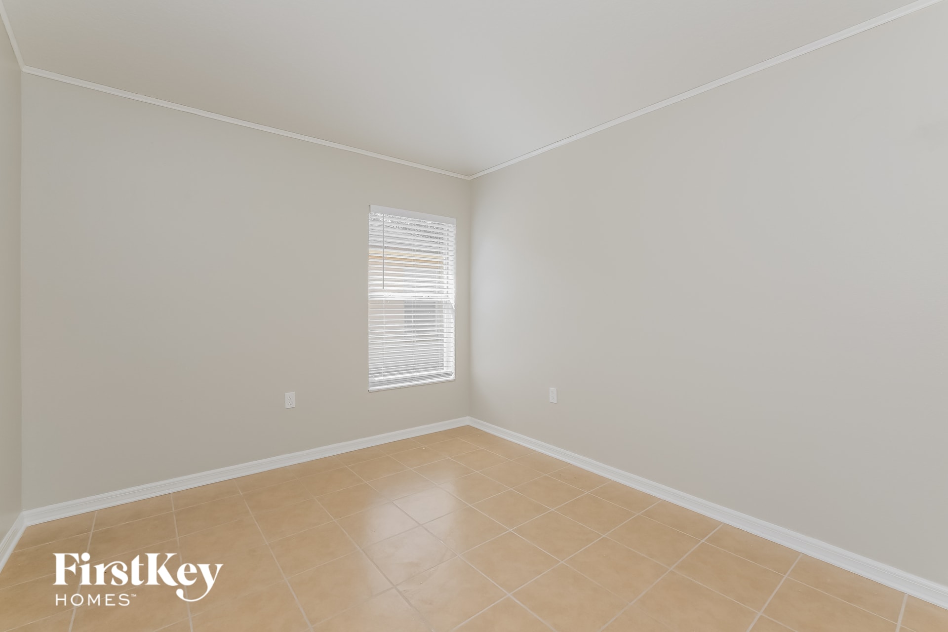 Building Photo - 9728 Highland Ridge Dr