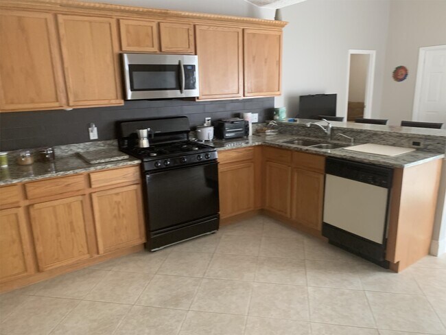 Building Photo - 2409 Serenity Bend