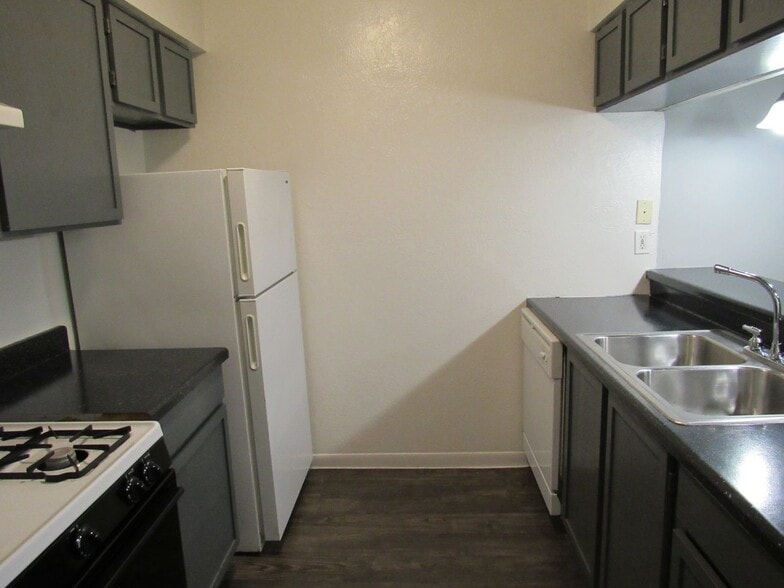 Interior Photo - The Metropolis Apartments