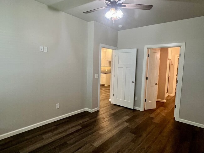 Building Photo - Beautiful 2 Bed 2 Bath! $500 Off First Ful...