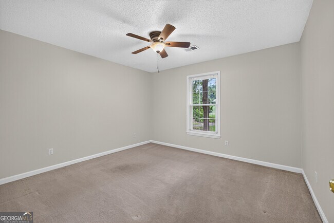 Building Photo - 129 Springbrook Dr