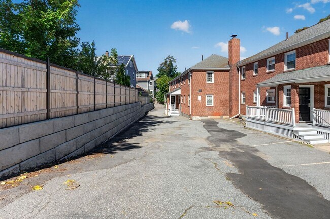 Building Photo - 930 Massachusetts Ave
