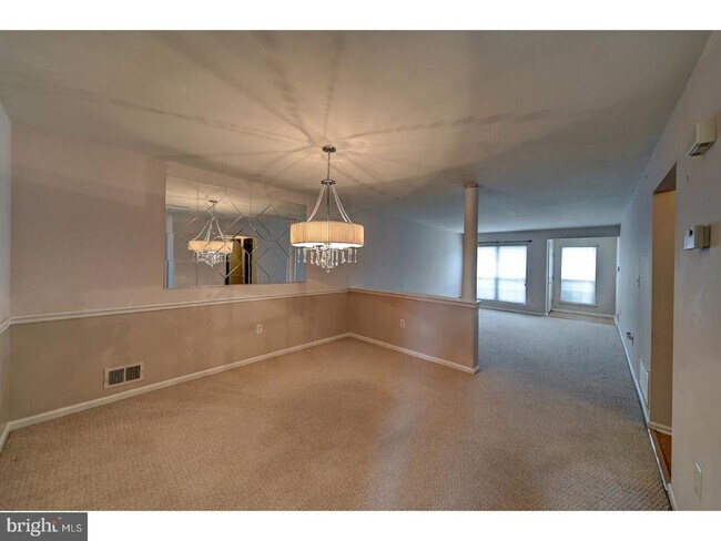 Building Photo - 406 Pebble Creek Ct