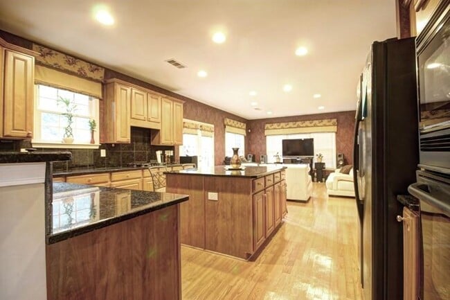 Building Photo - 4324 Canaan Way NE