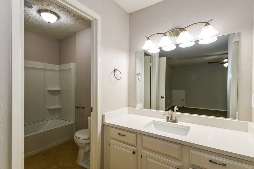 Building Photo - 12230 Villa Lea Ln