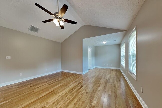 Building Photo - 990 Golden Meadows Ln