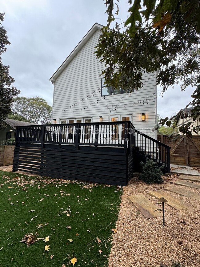 Building Photo - 150 Dahlgren St SE