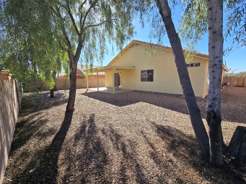 Building Photo - 3307 S Sun Splash Dr