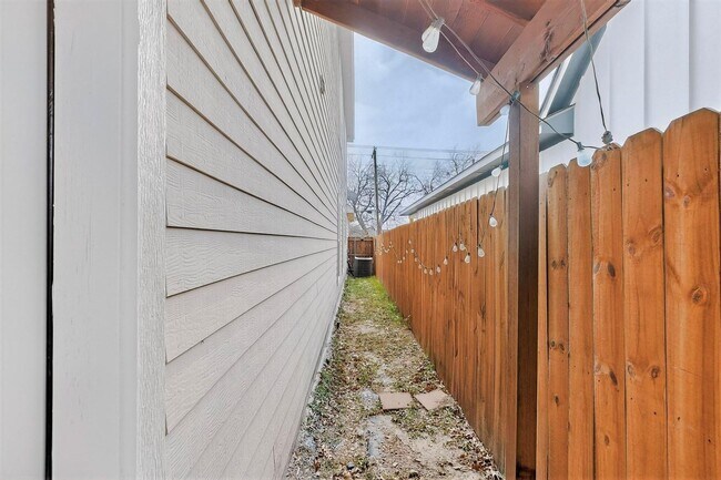 Building Photo - 4801-4803 Birchman Avenue, Fort Worth, Texas 76107