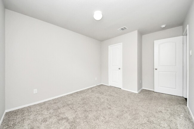Building Photo - 16916 Rich Pines Dr
