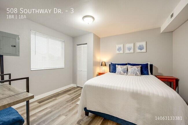 Building Photo - 508 Southway Dr