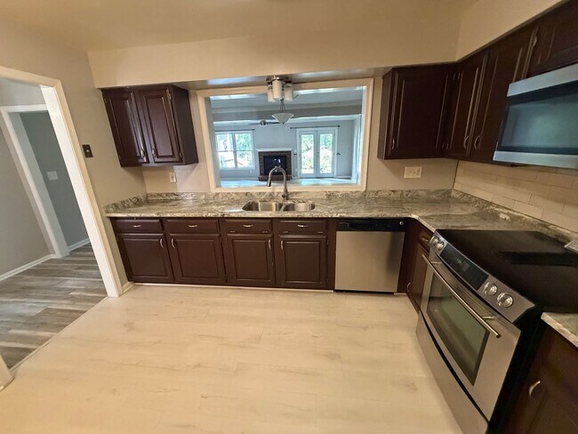 Building Photo - 502 Kempsville Greens Ct