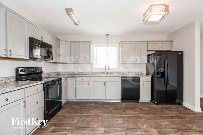 Building Photo - 3625 Somerset Dr