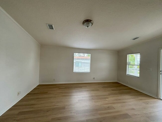 Building Photo - 19237 Cedar Crest Ct