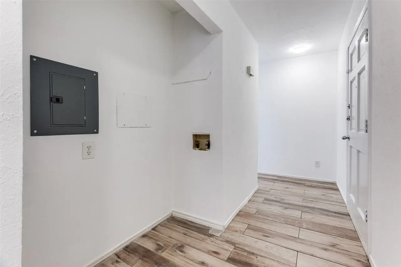 Building Photo - 5881 Preston View Blvd