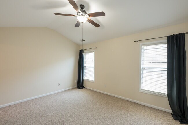 Building Photo - "Charming 2-Bed Oasis with Elegant Hardwoo...