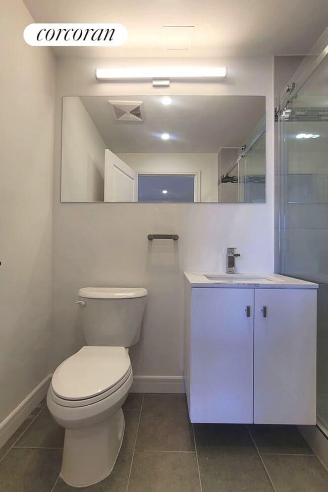 Building Photo - 45 W 81st St