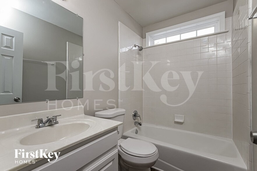 Building Photo - 5902 Black Willow Dr
