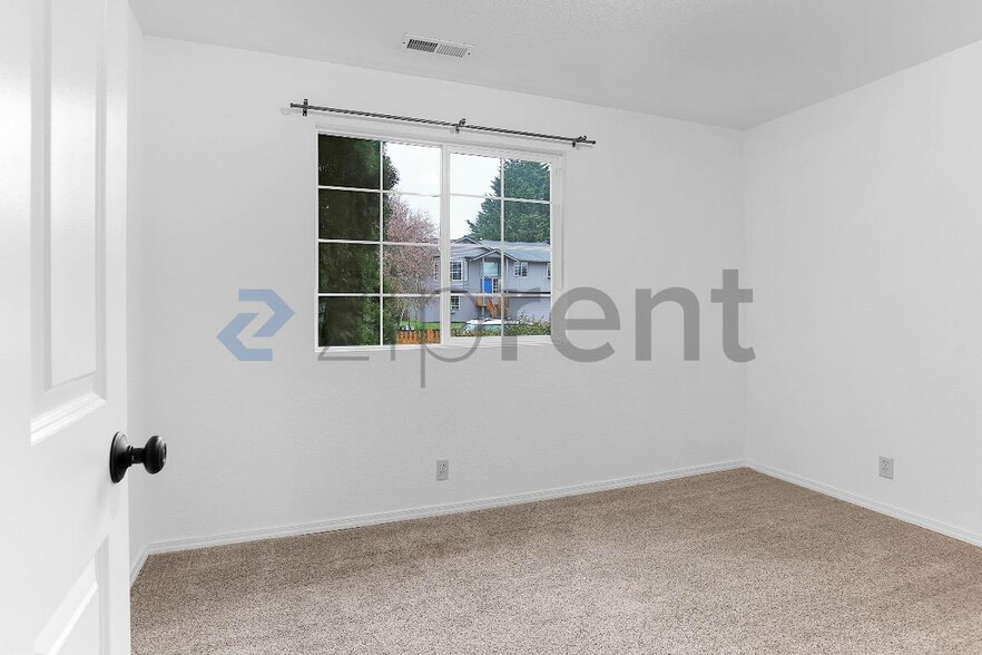 Building Photo - 1715 Gohr Rd