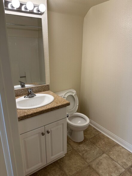 Second Bathroom - 5540 Owensmouth Ave