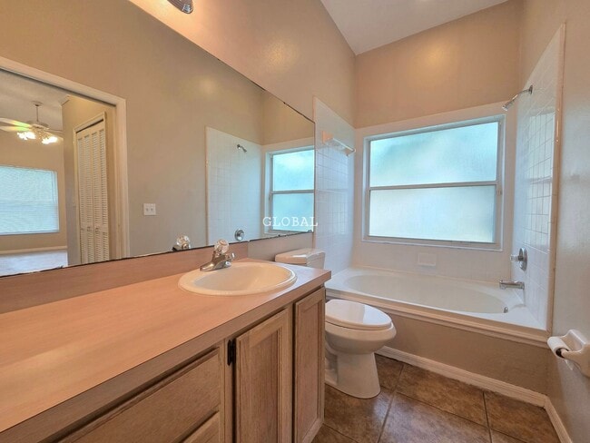 Building Photo - Charming 3-Bedroom Home for Rent within So...