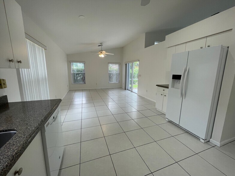 Building Photo - 22875 Barrister Dr